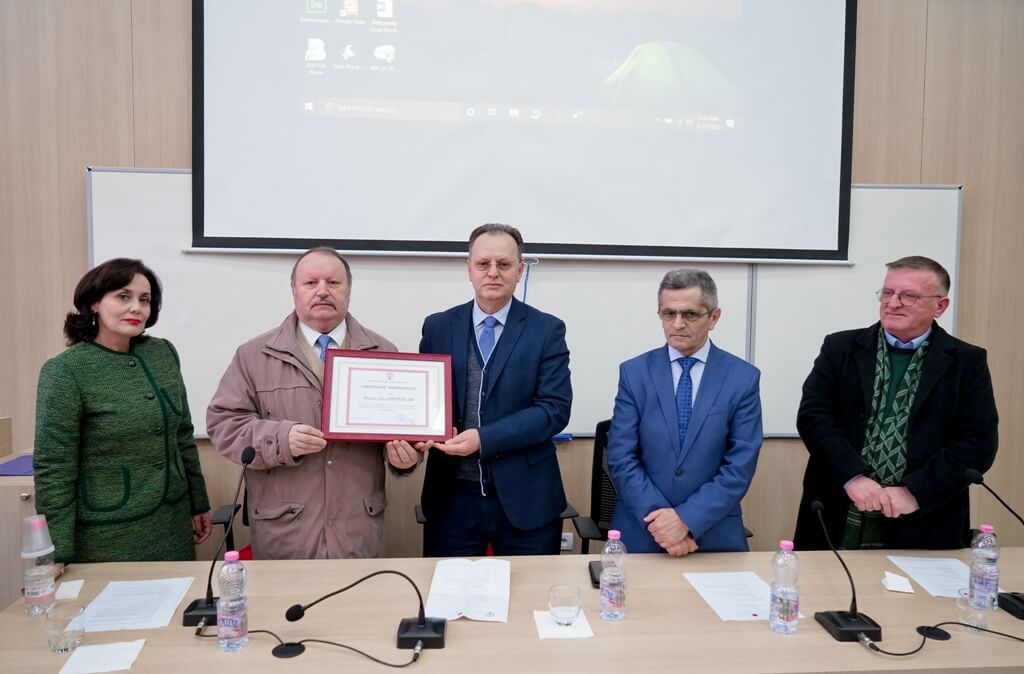 Universiteti i Elbasanit i jep “Certifikatë Mirënjohje” prof. dr. Ziso Thomollari, Uniel