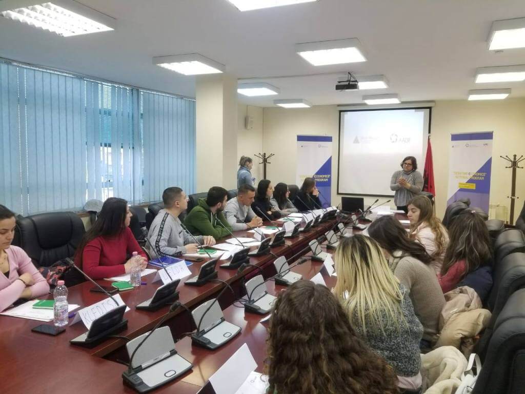 Zhvillohet trajnimi për Klubin e Debatit në Universitetin e Elbasanit “Aleksandër Xhuvani”, Uniel
