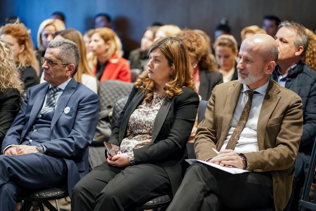 Universiteti i Elbasanit organizoi eventin për promovimin e librit “SOCIAL SERVICES IN ALBANIA: BACKGROUND AND STATE OF THE ART”, Uniel
