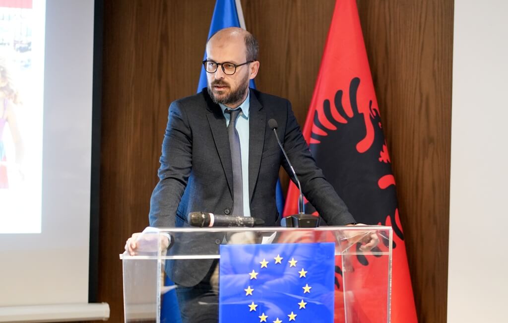 Universiteti i Elbasanit organizoi eventin për promovimin e librit “SOCIAL SERVICES IN ALBANIA: BACKGROUND AND STATE OF THE ART”, Uniel