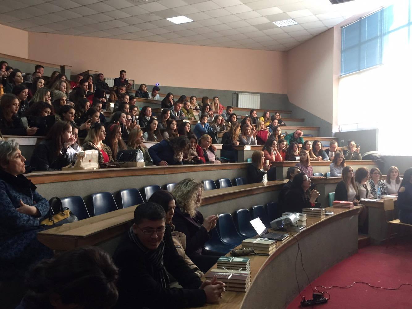 Takohemi për një libër shqip”, aktiviteti i studentëve të Gjuhë-Letërsisë