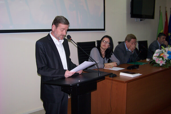 Konferencë e departamentit të Gjuhës në Universitetin e Elbasanit mbi veprimtarinë e Prof.Dr Remzi Përnaska 